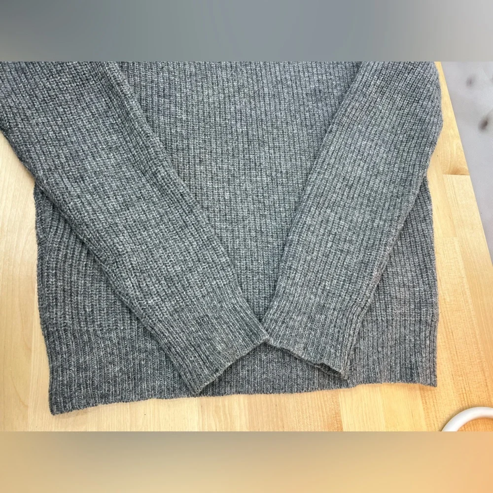 Wallace & Barnes Shetland 100% Wool color Gray brown Suede Shoulder Patch - Picture 9 of 10